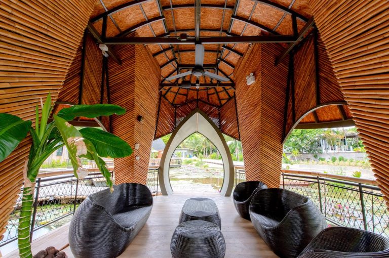 Casco de tartaruga inspira projeto de cabanas na Tailandia Sarawoot Jansaeng Aram Dersyn Studio Co x