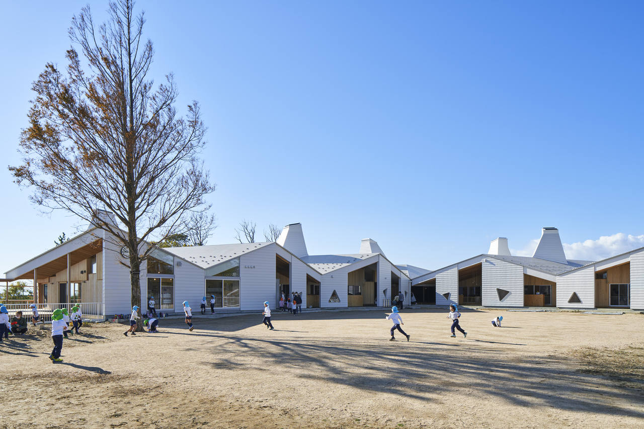 the center for early childhood education and care takeru shoji architects Easy Resize com