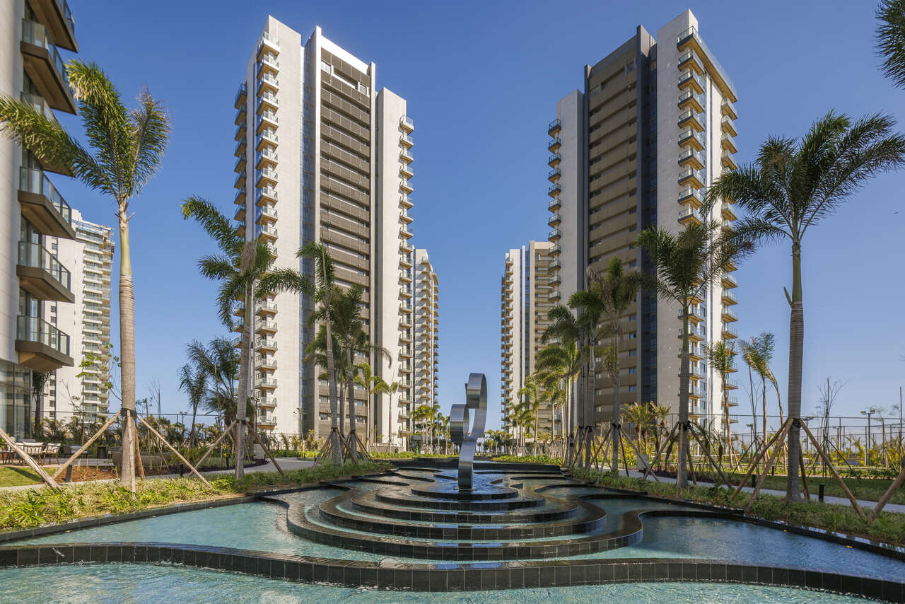 Espelho d água com escultura exclusiva Easy Resize com