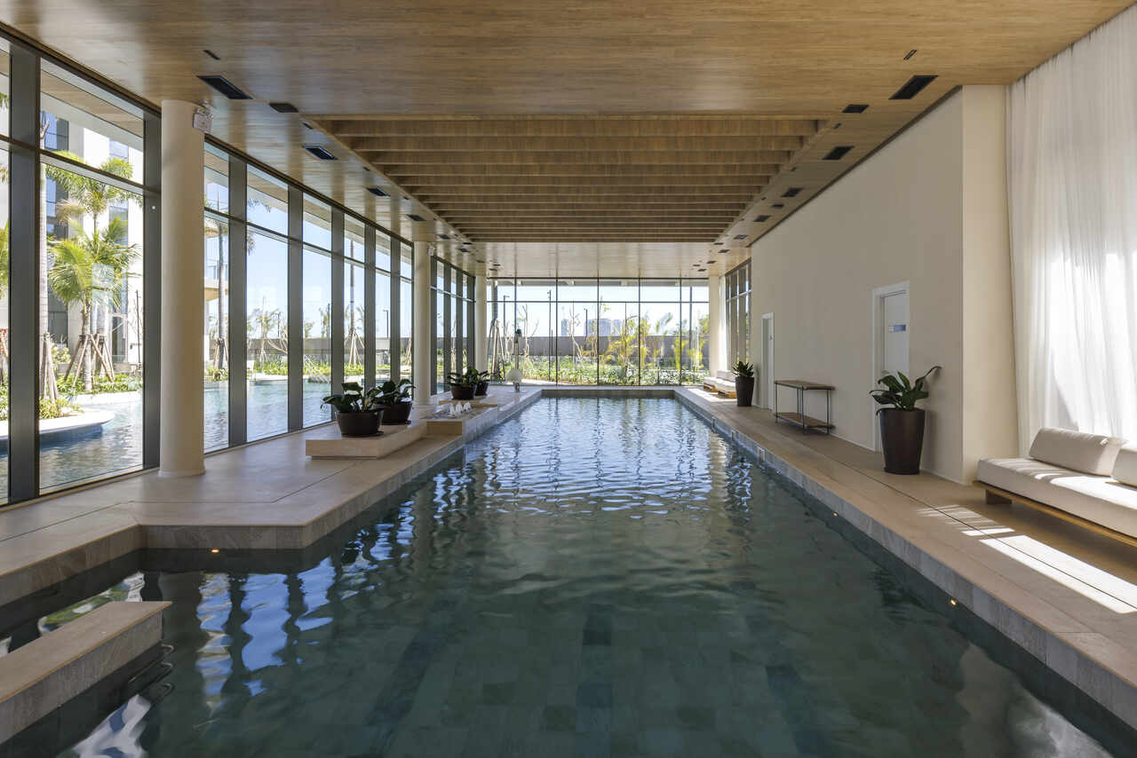 Piscina coberta climatizada com raia Easy Resize com ()