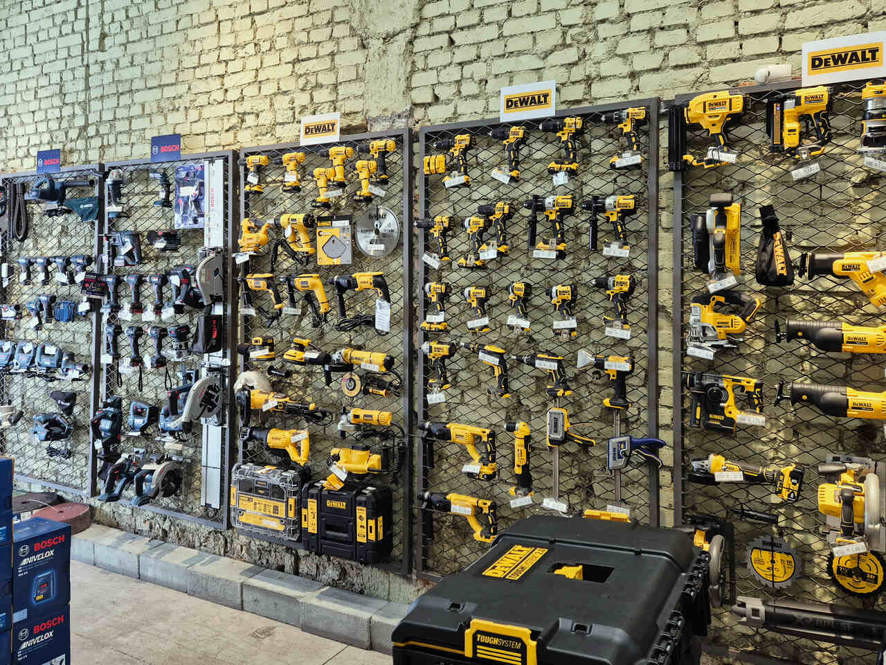 Show Room Ferramentas Ferragens Floresta Pinheiros Rodolfo Ferrari Ferragens FLoresta Easy Resize com