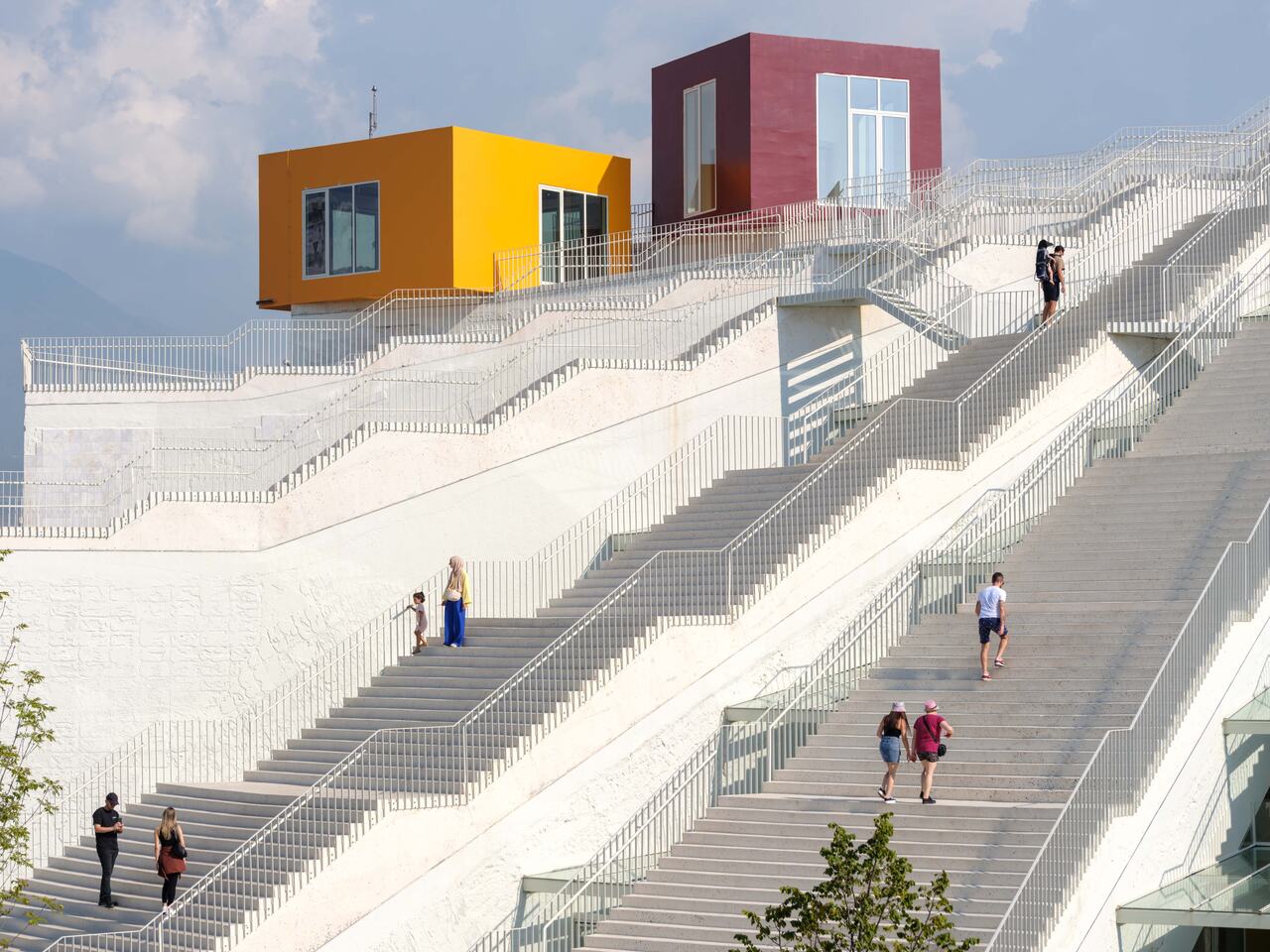 MVRDV Pyramid of Tirana © Ossip van Duivenbode() Easy Resize com MVRDV Pyramid of Tirana © Ossip van Duivenbode() Easy Resize com