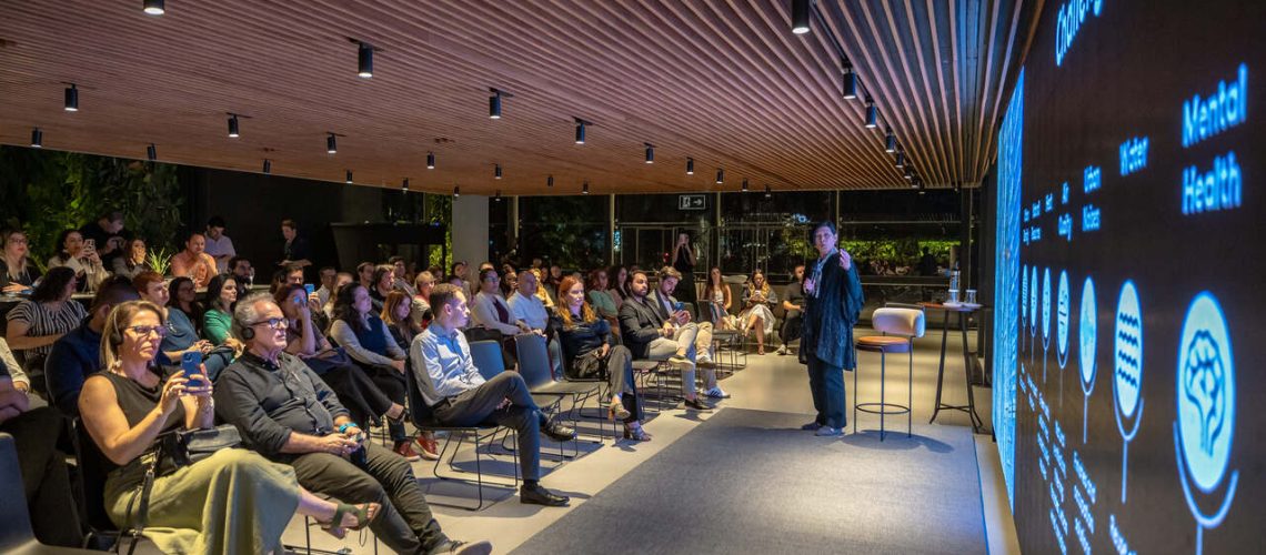 Diretora Geral da Perkins Will Los Angeles Jean Mah trouxe diferentes detalhamentos sobre projetos do escrito #rio no mundo Foto Nando Federice Easy Resize com